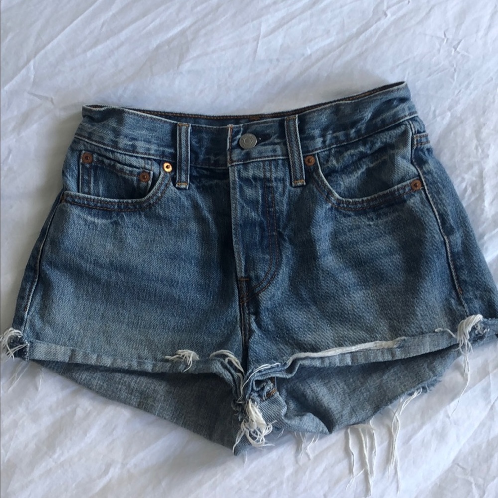 Levi’s Cut Off Shorts